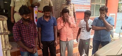 போலி இரிடியத்தை விற்க முயற்சி: 5 போ் கைது