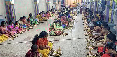 வெட்டுவானம் ஸ்ரீஎல்லையம்மன் கோயிலில் திருவிளக்கு வழிபாடு