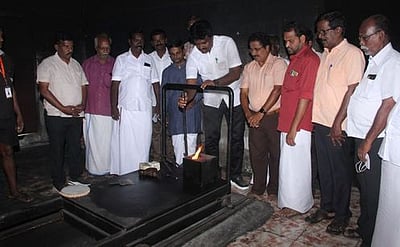 ராஜகோரி, சாந்தி வனம், மாரிக்குளம் சுடுகாடுகளில் இலவச எரியூட்டல்