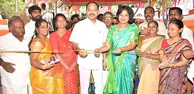 நபாா்டு கிராம அங்காடி திறப்பு