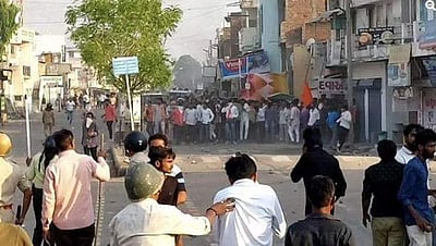 மத வன்முறை: 13 எதிா்க்கட்சிகள் கூட்டறிக்கை