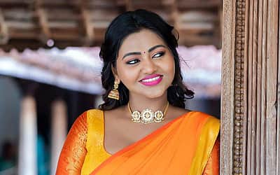 சேலையில் கலக்கும் ஷாலு ஷம்மு - புகைப்படங்கள்