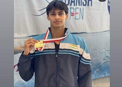 நடிகர் மாதவன் மகன் நீச்சல் போட்டியில் தங்கப்பதக்கம் வென்று சாதனை