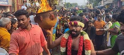 சமயபுரம் மாரியம்மன் கோயில்: பால்குடம், அக்னிச்சட்டி எடுத்து பக்தர்கள் வழிபாடு