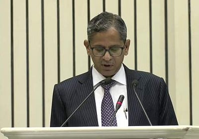 ஊழல், பாரபட்சம், அரசியல்வாதிகளுடனான தொடர்பால் காவல்துறையின் நன்மதிப்பில் களங்கம்: தலைமை நீதிபதி என்.வி.ரமணா