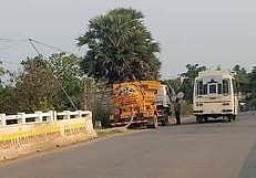 கெடிலம் ஆற்றில் கொட்டப்படும் மனிதக் கழிவுகள்!