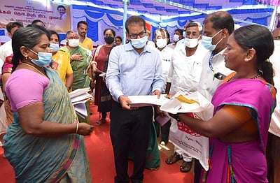 கிருஷ்ணகிரி மாவட்டத்தை தொழிற்சாலைகள் நிறைந்த மாவட்டமாக மாற்ற முதல்வா் நடவடிக்கை: ஆட்சியா்