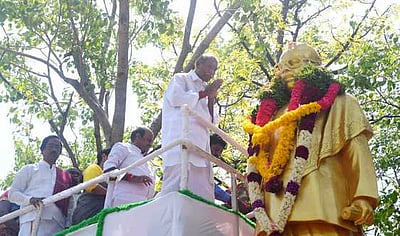 பாரதிதாசன் நினைவு நாள்: புதுவை முதல்வா், அமைச்சா்கள் மரியாதை