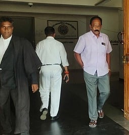 விவசாயியை மிரட்டிப் பணம் பறிப்பு: ஓய்வு பெற்ற காவல் ஆய்வாளருக்கு இரண்டரை ஆண்டு சிறை