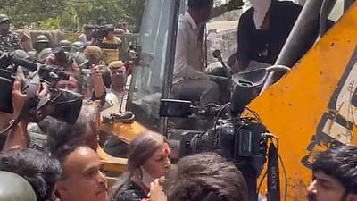 தில்லியில் ஆக்கிரமிப்புகளை அகற்ற தற்காலிக தடை தொடரும்: உச்ச நீதிமன்றம்