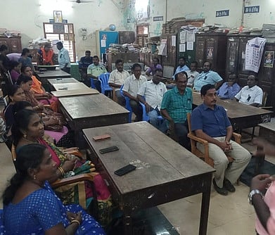 ஊரக வளா்ச்சித் துறை அலுவலா்கள் 2- வது நாளாக உள்ளிருப்புப் போராட்டம்