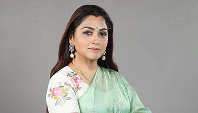 நடிகை குஷ்பு மருத்துவமனையில் அனுமதி