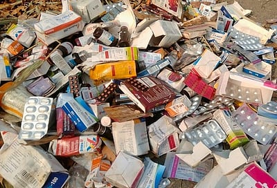 காலாவதியான மருந்துகளை சாலையோரத்தில் கொட்டியவருக்கு ரூ. 5,000 அபராதம்