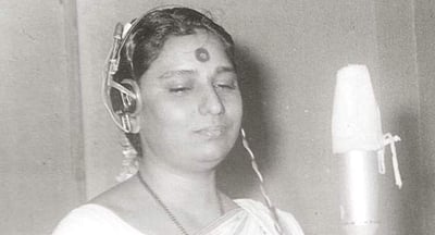பாடகி எஸ். ஜானகியின் 84-வது பிறந்தநாள்: கொஞ்சும் குரல்