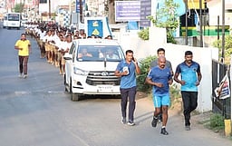 வேதாரண்யம்- கோடியக்கரை இடையே காவல் துறையினா் ஓட்டப் பயிற்சி