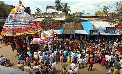 கொளப்பாடு ஸ்ரீ செல்ல முத்து மாரியம்மன் ஆலய திருத்தேரோட்டம்: பக்தர்கள் சிறப்பு வழிபாடு