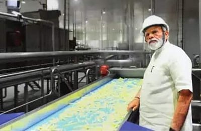 ஜம்மு-காஷ்மீருக்கு மூன்றாண்டுகளில் முதல் பயணம்; மோடி தொடங்கி வைத்த திட்டங்களின் முக்கிய அம்சங்கள்