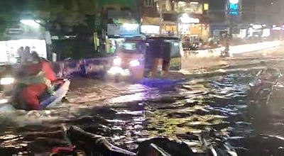 சேலத்தில் கனமழை: வீடுகளில் தண்ணீர் புகுந்ததால் மக்கள் கடும் அவதி