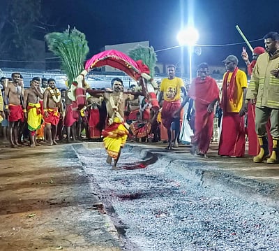 கோவை ஸ்ரீ பத்ரகாளியம்மன் கோயிலில் 13-ம் ஆண்டு சித்திரை குண்டம் திருவிழா