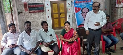 கரோனா காலத்தில் அரசு மருத்துவமனையில் பணியாற்றியவா்களுக்கு மீண்டும் பணி வழங்க வலியுறுத்தல்