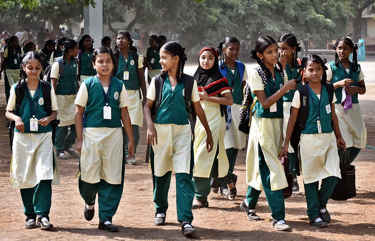 கணக்குப் போடுவதில் கில்லாடிகளாக மாறிய மாணவிகள்: சொல்வது யுனெஸ்கோ