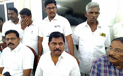 தமிழக ஆளுநரை திரும்பப் பெற வேண்டும்: கட்டுமானத் தொழிலாளா் நலவாரியத் தலைவா் பொன்.குமாா்