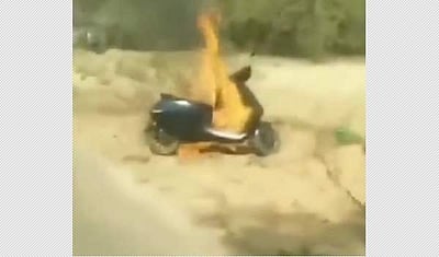 மின்சார ஸ்கூட்டரை பெட்ரோல் ஊற்றி எரித்தவர் என்ன சொல்கிறார்?