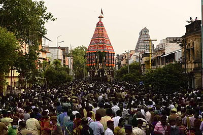 ஸ்ரீரங்கம் கோயில் தேரோட்டம் தொடங்கியது