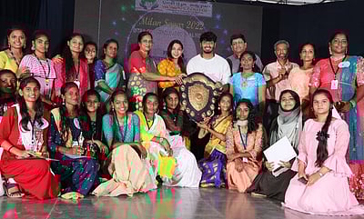 வித்யாசாகா் மகளிா் கல்லூரியில் பண்பாட்டுக் கலை விழா