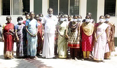 குடிநீரில்லாமல் தவிப்பதாக கிராம மக்கள் மனு