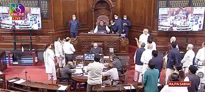 பெட்ரோல் விலை உயர்வு: மாநிலங்களவையில் எதிர்க்கட்சியினர் தொடர் அமளி