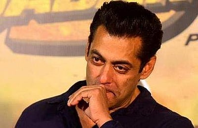 பத்திரிகையாளரைத் தாக்கிய வழக்கு:சல்மான் கானுக்கு அனுப்பப்பட்ட அழைப்பாணைக்கு மே 5 வரை இடைக்காலத் தடை