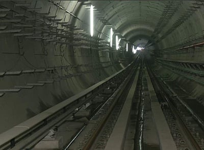 நீருக்கு அடியில் நாட்டின் முதல் மெட்ரோ ரயில் சுரங்கப்பாதை : 2023-ல் தொடக்கம்