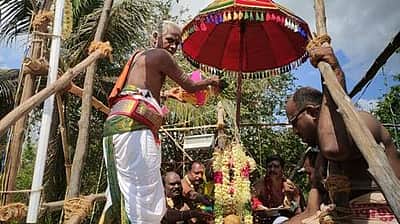 சீர்காழி அருகே சந்தான முத்துமாரியம்மன் கோயிலில் மகா கும்பாபிஷேகம்