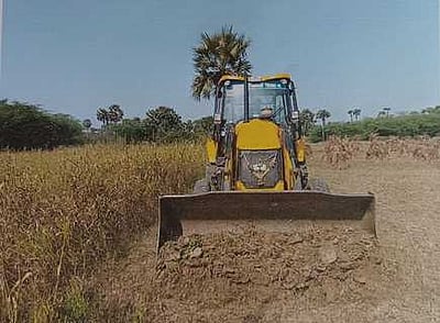 புறம்போக்கு நிலம் ஆக்கிரமிப்பு அகற்றம்