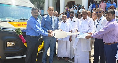 மருத்துவக் கல்லூரிக்கு  அவசர சிகிச்சை ஊா்தி