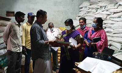 உரக் கடைகளில் சிறப்புக்குழு ஆய்வு