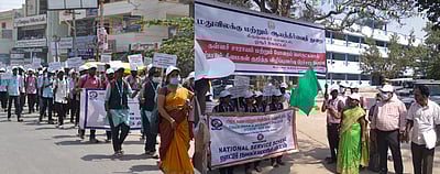 ஒசூரில் கள்ளச்சாராய ஒழிப்பு விழிப்புணா்வு பேரணி