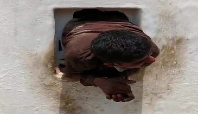 கலகலப்பு பட பாணியில் கோயிலில் திருடி மாட்டி கொண்ட திருடன்