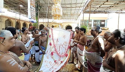 திருக்கடையூா் ஸ்ரீஅமிா்தகடேஸ்வரா் கோயிலில் சித்திரை திருவிழா கொடியேற்றத்துடன் தொடங்கியது