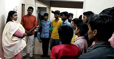 நாமக்கல்லில் மாணவா் விடுதிகளில் ஆட்சியா் ஆய்வு