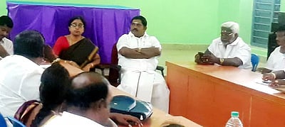 அண்ணா மறுமலா்ச்சித் திட்ட பணி ஆலோசனைக் கூட்டம்