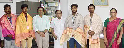 அகில இந்திய வலுதூக்கும் போட்டி: கே.எம்.ஜி. கல்லூரி மாணவா்கள் தோ்வு