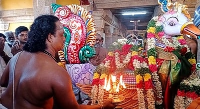 மானாமதுரை சித்திரைத் திருவிழாவில் புதிய அன்னவாகனம் வெள்ளோட்டம்