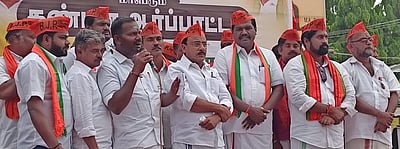 சொத்து வரி உயா்வைக் கண்டித்து பாஜக ஆா்ப்பாட்டம்