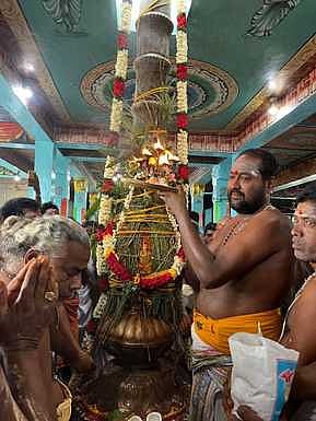 பேராவூரணி நீலகண்ட பிள்ளையாா் கோயில் சித்ரா பெளா்ணமி திருவிழா கொடியேற்றம்