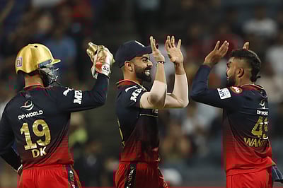 அனுஜ் ராவத் அதிரடி: மும்பையை வீழ்த்தியது பெங்களூரு