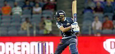 ஐபிஎல்: பந்துகளை அதிகமாக வீணடிக்காத வீரர் யார்?