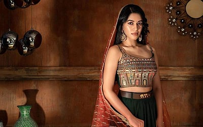 அழகில் மிளிரும் மிருணாளினி ரவி - புகைப்படங்கள்