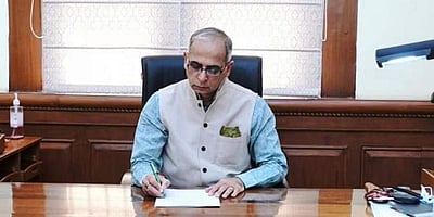 வெளியுறவுத் துறைச் செயலராக வினய் குவாத்ரா பொறுப்பேற்பு